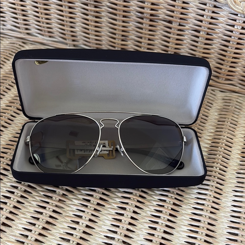 Coach Stylish Silver Aviator Sunglasses. Color Gunmetal. New with generic case. - Picture 6 of 6